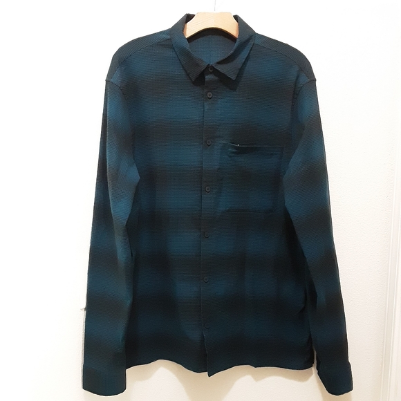 Lululemon Masons Peak Flannel Long Sleeve Blue Black Plaid